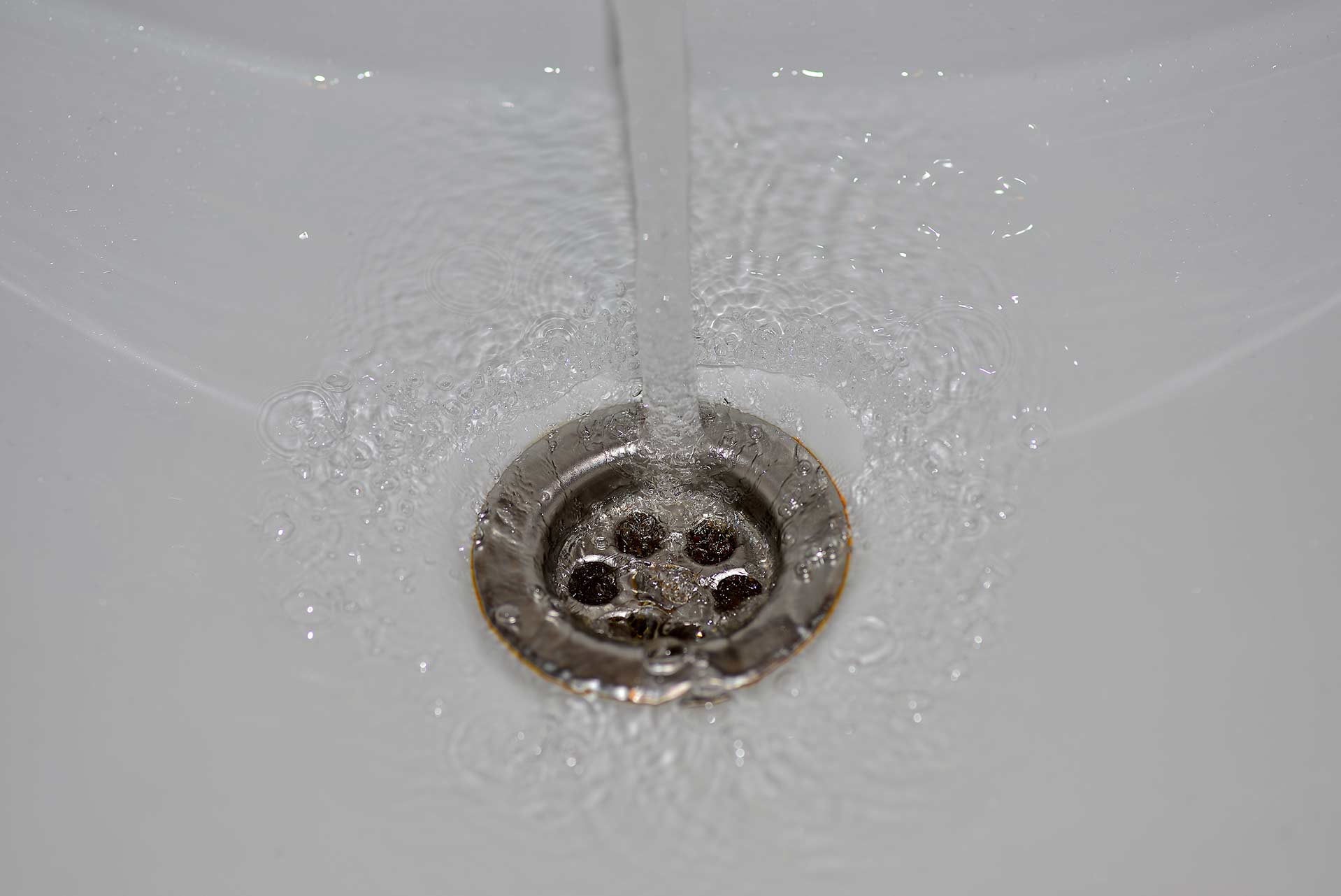 A2B Drains provides services to unblock blocked sinks and drains for properties in Redbridge.
